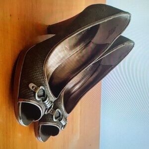 Anne Klein Akeson open Toe heels